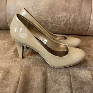 MERONA tan high heels with 3” heel